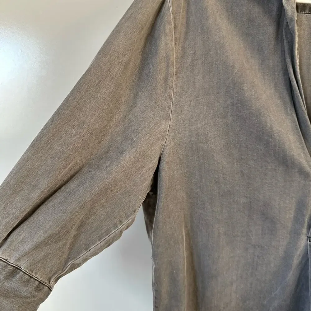Zara Washed Charcoal Gray V-Neck Button-Tab Blouse - Picture 12 of 13